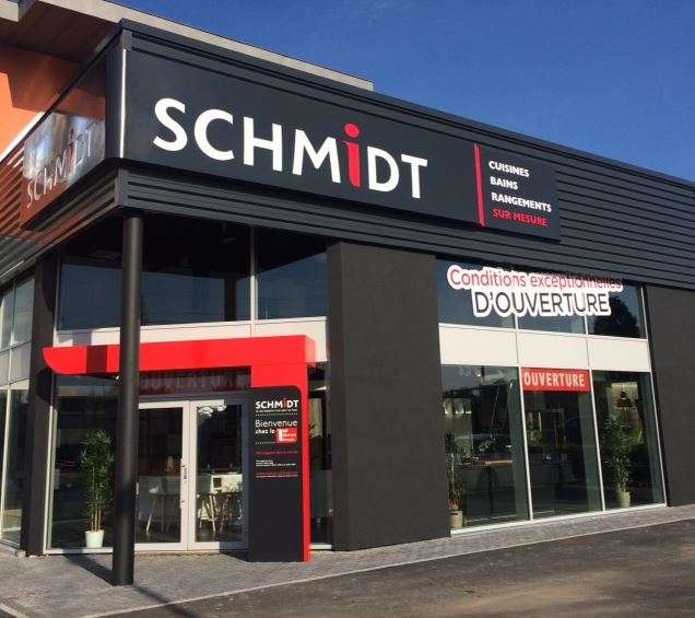 Schmidt kitchen store with distinctive white, red and grey colour scheme